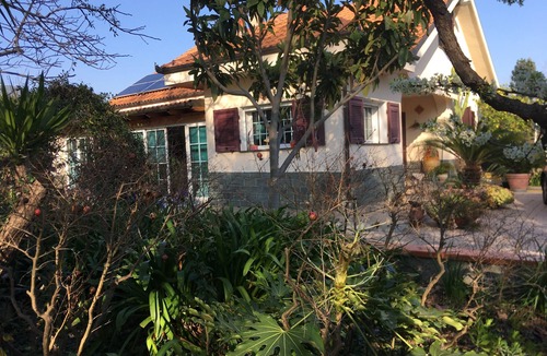 Cisano sul Neva Villa | At 8km from the sea two-story apartment in villa
