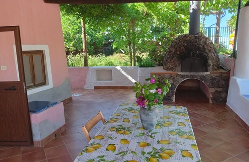 Filicudi Apartment | At Fabrizio's house app il Forno