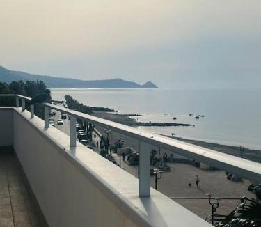 Brolo Apartment | Attico una finestra sulle Isole Eolie