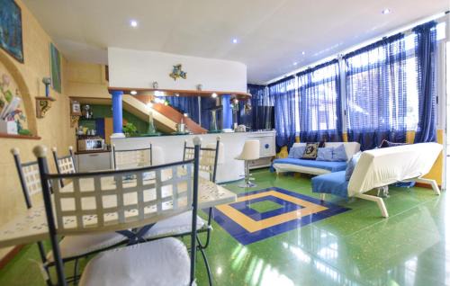Brucoli House | Awesome Home In Augusta