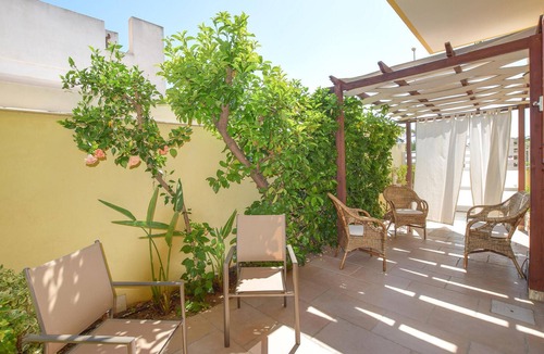 Scoglitti House | Awesome home in Scoglitti with private swimming pool, can be inside or outside