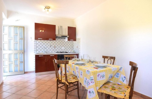Sinagra House | Awesome home in Sinagra with WiFi