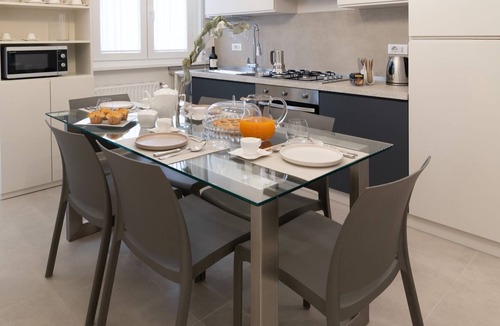 Caltanissetta Apartment | B&B Cariddi Rooms with spacious 3 bedroom apartment in Caltanissetta