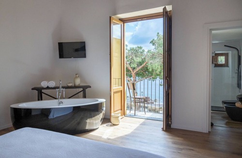 Santa Marina Salina Bed & Breakfast | B&B Iancura