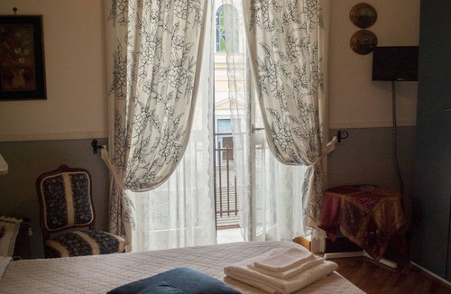 Cava de' Tirreni Bed & Breakfast | B&B L'Incanto, The b&b in the historic center. Just 2 km from the Amalfi Coast!