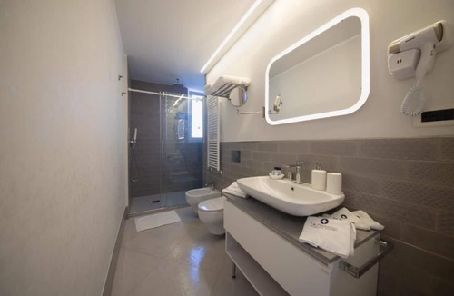 Ischia Porto Hotel | B&B La Piazzetta