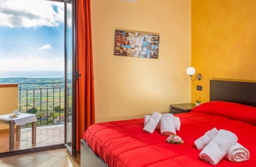 Agrigento House | B&B MonteMare-Apartment on the 2nd floor for 16 people