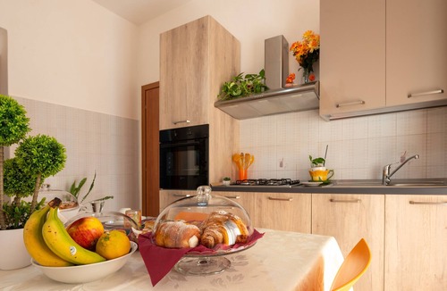 Porto Empedocle Apartment | B&B Nodo Francescano - Blue Room with Balcony, Wi-Fi and Air Conditioning