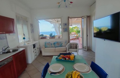 Le Castella Apartment | B&B "Raggio di Sole"
