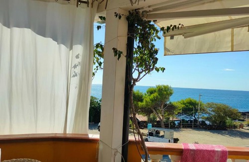 Le Castella Apartment | B&B "Raggio di Sole"