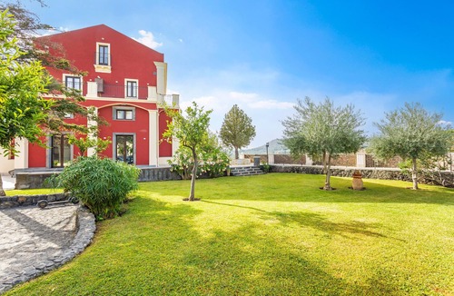 Lavinaio-Monterosso Villa | Badimà Villa with Pool