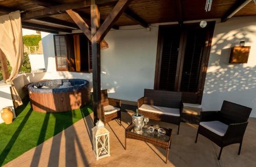 Balestrate Villa | Baia Marina Suite with private jacuzzi
