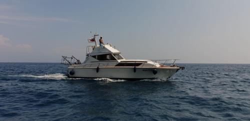 Succhivo Boat Rental | Barca Brezza Marina