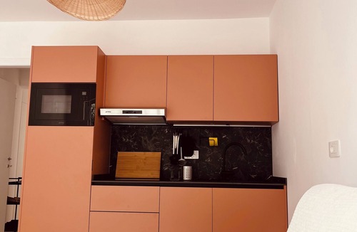 Varigotti Apartment | Bay of Saracens, renovated apartment 6 people with garden parking space