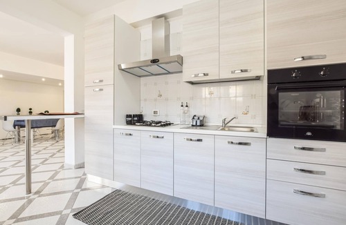 Casteldaccia Apartment | Beach front apartment in Casteldaccia with WiFi
