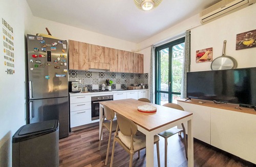 Campofelice di Roccella Apartment | Beautiful apartment for 2 guests with A/C, WIFI, private pool, TV and terrace