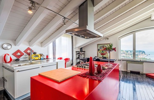 Albisola Superiore Apartment | Beautiful apartment for 6 guests with pool, WIFI, TV, patio and pets allowed
