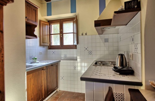 Castelnuovo Berardenga Apartment | Beautiful apartment for 2 people with pool, A/C, TV and panoramic view, close to Siena
