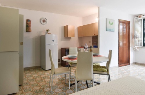 Capaci Apartment | Beautiful apartment in Capaci with house sea view