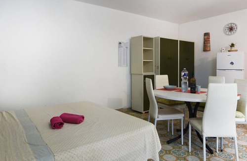 Capaci Apartment | Beautiful apartment in Capaci with house sea view