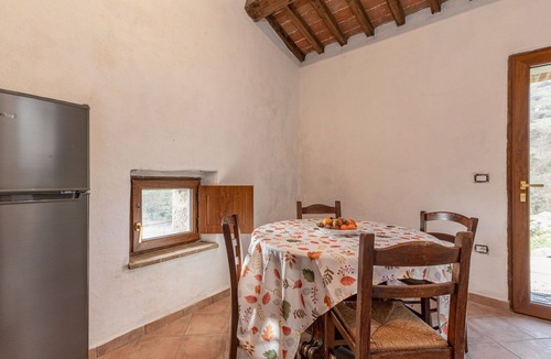 Arcidosso House | Beautiful apartment in villa for 2 people with patio and pets allowed