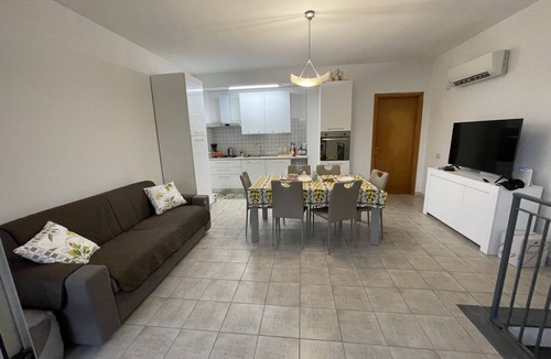 Calatabiano Apartment | Beautiful garden apartment steps from beach