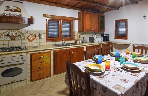 Motta San Giovanni House | Beautiful home in Motta San Giovanni with WiFi