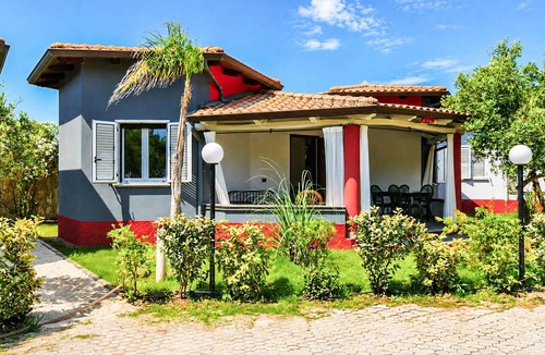 Nicotera House | Beautiful home in Nicotera Marina with indoor swimming pool