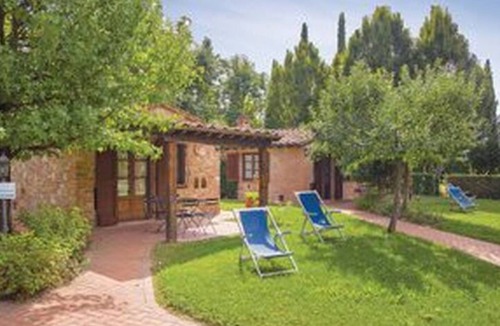 Castiglione del Lago Apartment | Beautiful apartment for 6 people with WIFI, pool, A/C, TV, veranda and pets allowed