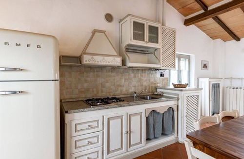 Montalcino Villa | Beautiful apartment in villa for 4 people with WIFI, pool, patio, pets allowed and panoramic view