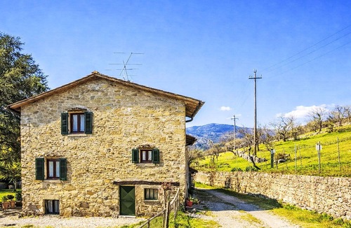 Starda Villa | Beautiful private villa for 5 people with WIFI, TV, patio, pets allowed and panoramic view
