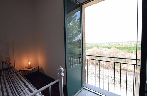 Chiaramonte Gulfi Villa | Beautiful private villa for 10 people with WIFI, private pool, A/C, TV, patio and pets allowed