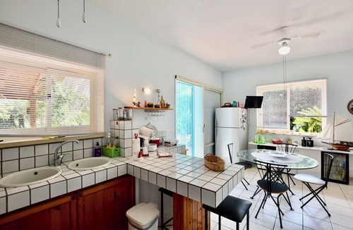 Marina di Modica Villa | Beautiful private villa for 7 people with WIFI, A/C, hot tub, TV and patio