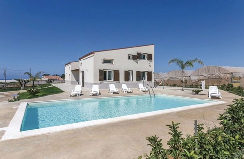Ragusa Villa | Beautiful private villa with A/C, private pool, WIFI, TV, patio, pets allowed and panoramic view