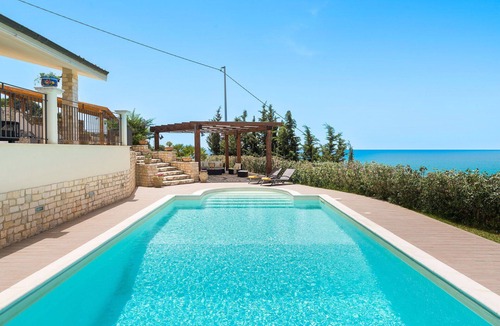 Montallegro Villa | Beautiful private villa for 6 guests with WIFI, private pool, A/C and terrace