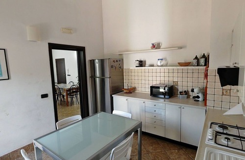 Ragusa Villa | Beautiful private villa with hot tub, WIFI, A/C, TV, patio, pets allowed and panoramic view