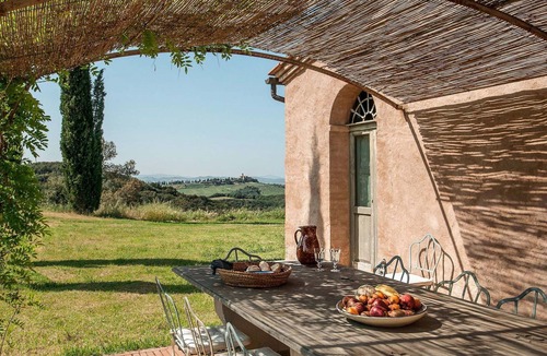 Camigliano Villa | Beautiful private villa for 16 guests with private pool, WIFI, A/C, TV and panoramic view