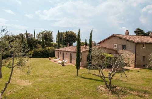 Camigliano Villa | Beautiful private villa for 16 guests with private pool, WIFI, A/C, TV and panoramic view