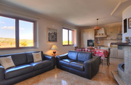 Syracuse Villa | Beautiful private villa for 7 people with private pool, A/C, WIFI, TV and terrace
