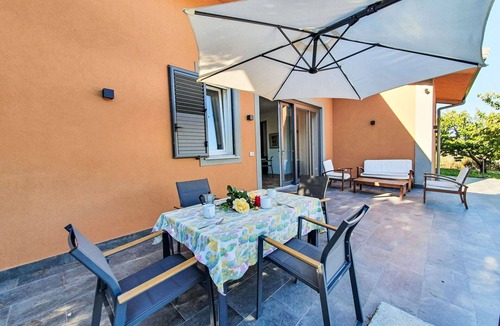Monreale Villa | Beautiful private villa for 6 guests with private pool, A/C, WIFI, TV, terrace and pets allowed