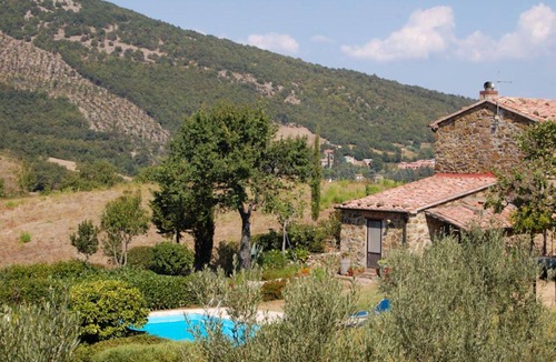 Sorano Villa | Beautiful private villa for 9 guests with WIFI, A/C, private pool, TV, patio and panoramic view