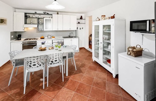Noto Villa | Beautiful private villa with WIFI, private pool, A/C, TV, patio, pets allowed and panoramic view