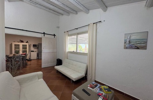 Noto Villa | Beautiful private villa with WIFI, private pool, A/C, TV, patio, pets allowed and panoramic view