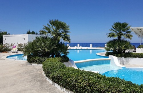 San Giorgio House | Beautiful two-room villa, right on the sea, swimming in the pool, culture and relaxation.