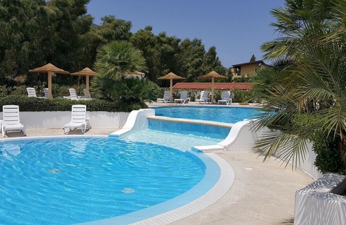 San Giorgio House | Beautiful two-room villa, right on the sea, swimming in the pool, culture and relaxation.