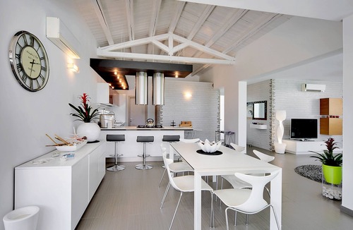 Ragusa Villa | Beautiful villa in a modern style, with swimming pool, solarium and garden.