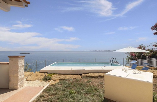 Punta Milocca House | Beautiful villa for 6 guests with A/C, WIFI, private pool, TV and terrace