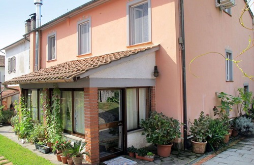 Capannori House | Beautiful villa for 5 guests with A/C, private pool, WIFI, TV and patio