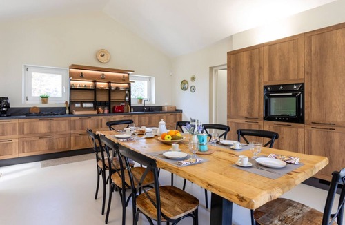 Casa Papa Villa | Beautiful villa with pool, jacuzzi and panoramic view of the countryside.