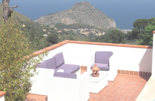 Cefalu Villa | Beautiful villa with pool: stunning sea view.